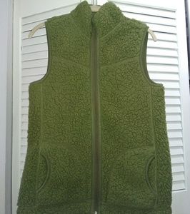 NWOT Green reversible Fuzzy/Fleece winter vest Med